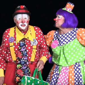 Video: Best Seat Clown Skit with Papa Razzi and Dotti