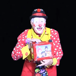 Video: Clown Camera Clown Skit with Papa Razzi